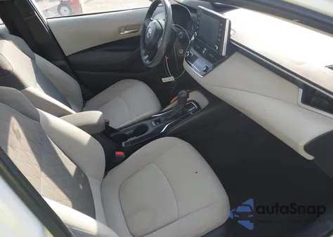 2020 Toyota Corolla Le z USA, uszkodzony, nr VIN 5YFEPRAE5LP055358